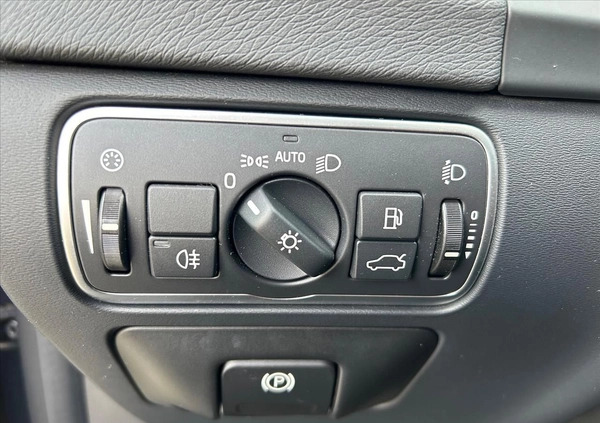Volvo V60 cena 84900 przebieg: 106453, rok produkcji 2018 z Wieliczka małe 191